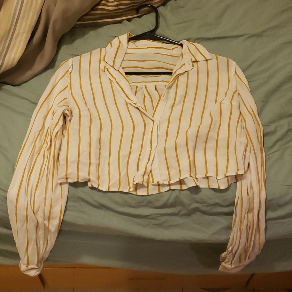 MED - F21 cropped striped long cutton up shirt
